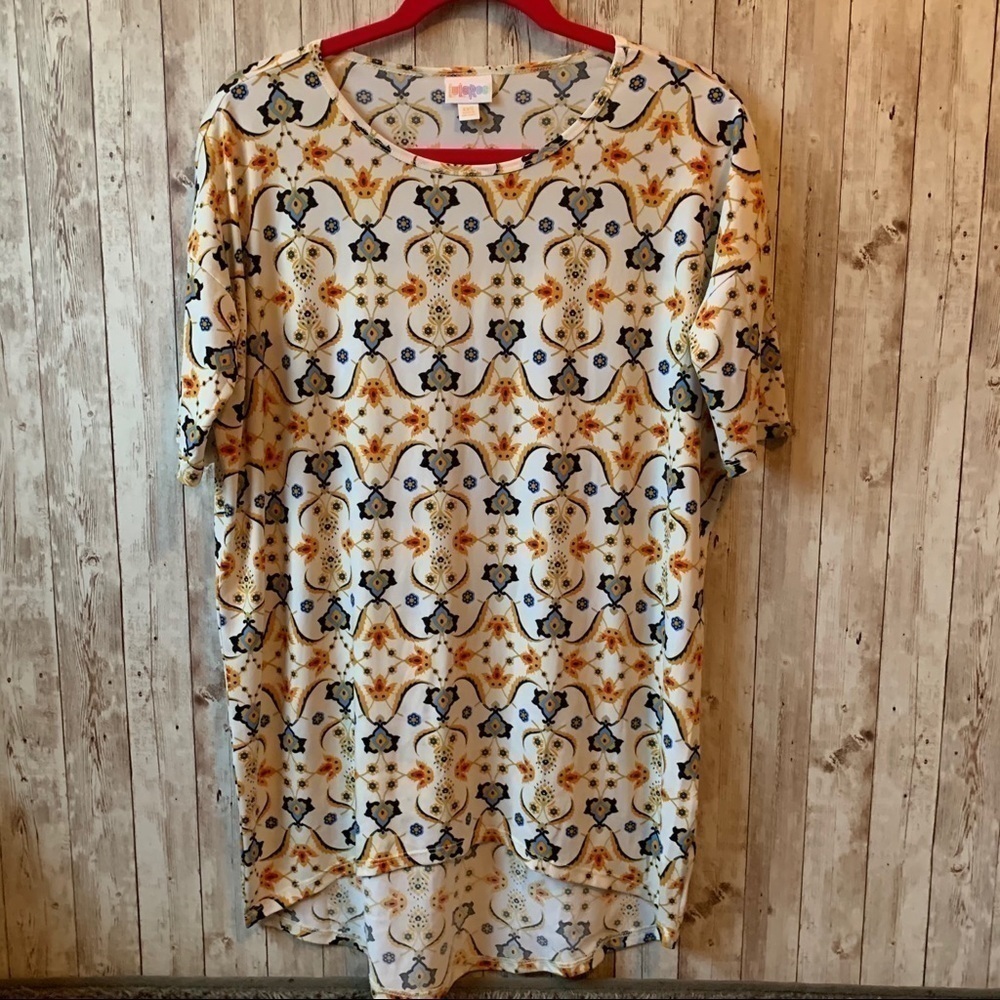 🐺LuLaRoe Classic Yellow T-Shirt